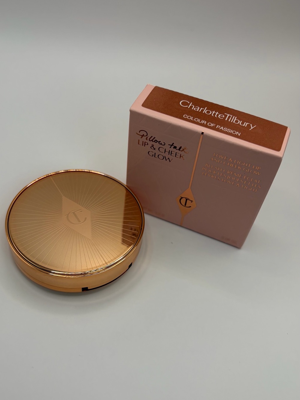 Charlotte Tilbury Lip & Cheek Glow — Deep Rose / Burgundy - Picture 5 of 6